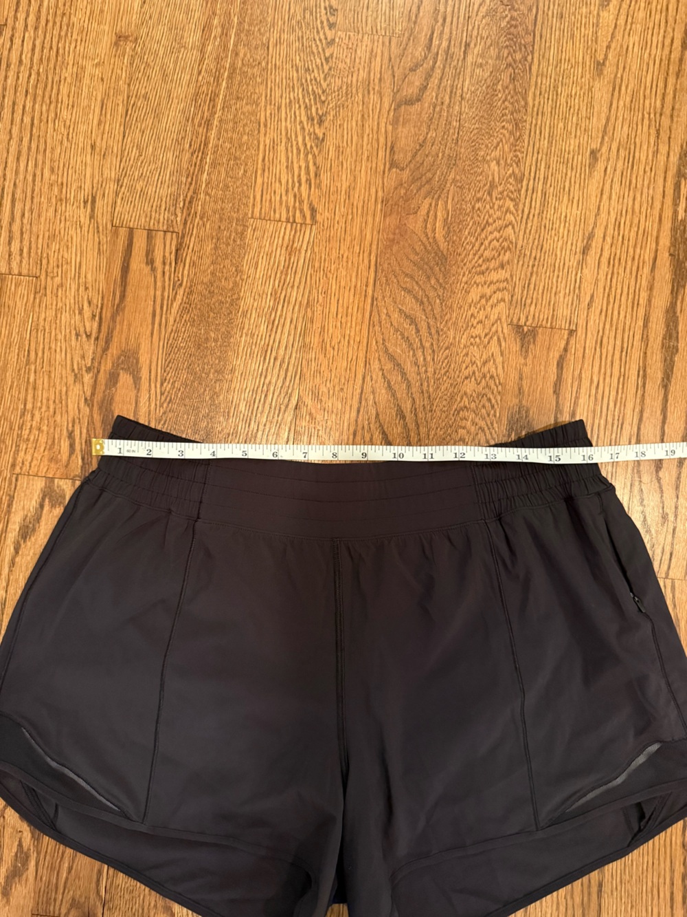 lululemon athletica Hotty Hot Shorts - Picture 5 of 5